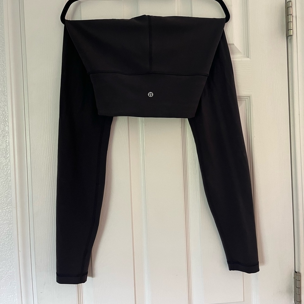 Lululemon, wunder-under, size 6